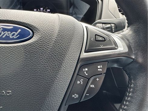 Used 2018 Ford Fusion SE w/ Equipment Group 201A FWD image 15
