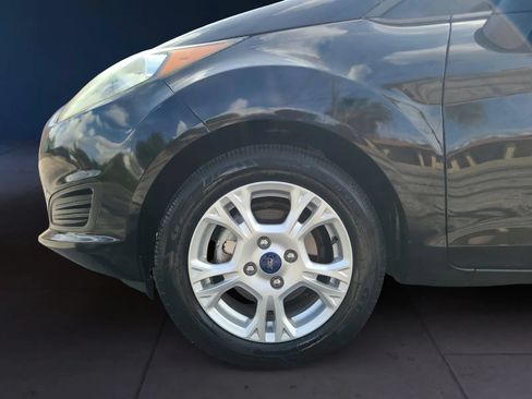 Used 2015 Ford Fiesta SE w/ Comfort Package FWD image 9