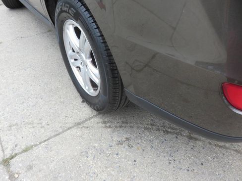 Used 2012 Hyundai Santa Fe GLS FWD image 27