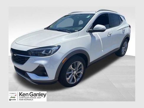 Used 2020 Buick Encore GX Essence w/ Experience Buick Package FWD image 1