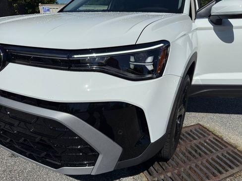 Certified 2025 Volkswagen Taos SEL w/ Black Wheel Plus Package image 25