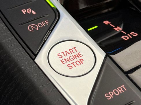 Used 2025 BMW 330i Sedan w/ Convenience Package image 32