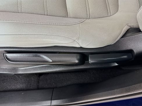 Used 2017 Honda CR-V LX image 22