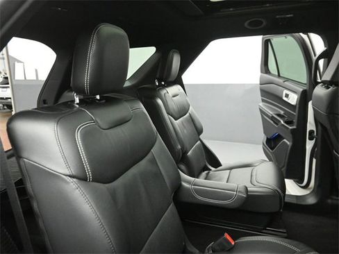 Certified 2022 Ford Explorer ST w/ ST Street Pack image 29