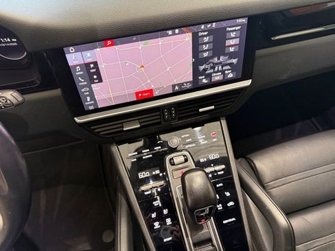 Used 2019 Porsche Cayenne AWD/4WD image 17