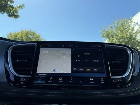 New 2026 Chrysler Pacifica Limited w/ S Appearance Package image 20