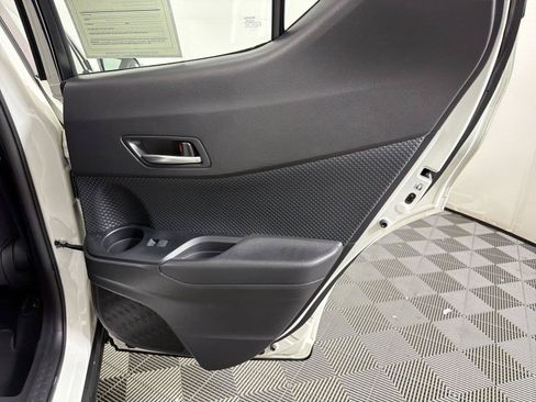 Used 2021 Toyota C-HR LE FWD image 12