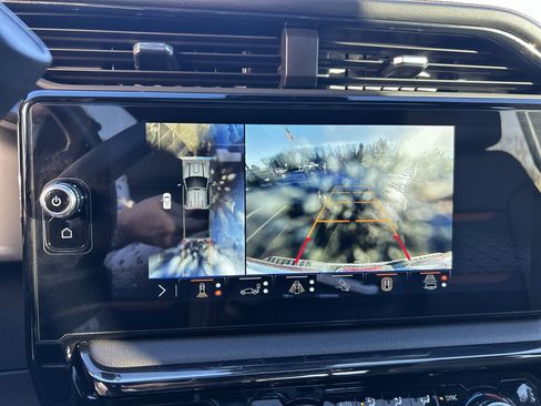 Used 2024 GMC Sierra 2500 AT4 w/ AT4 Premium Plus Package image 17