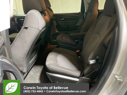 Used 2017 Chevrolet Traverse LT w/ Style and Technology Package image 23