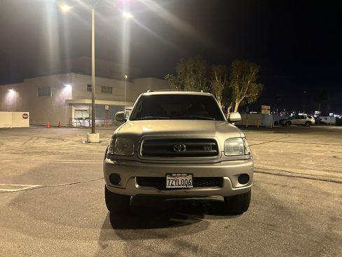 Used 2001 Toyota Sequoia SR5 image 10