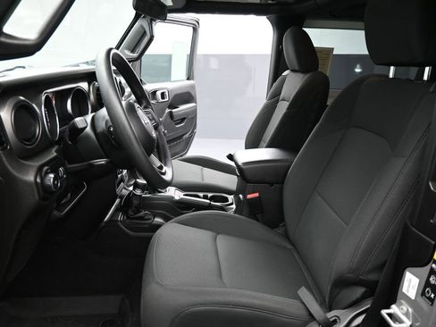 Used 2023 Jeep Wrangler Willys image 10