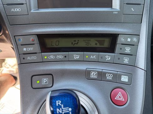 Used 2014 Toyota Prius Two image 28
