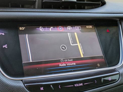 Used 2017 Cadillac XT5 Premium Luxury w/ Driver Assist Package image 30