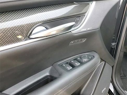 Used 2022 Cadillac XT5 Sportv image 13