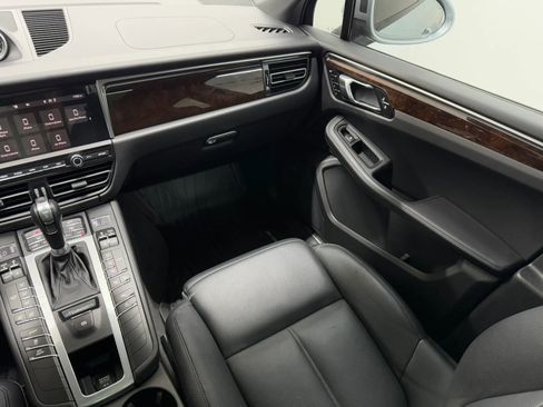 Used 2020 Porsche Macan S image 36