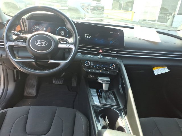 Used 2024 Hyundai Elantra SEL w/ Convenience Package FWD image 13