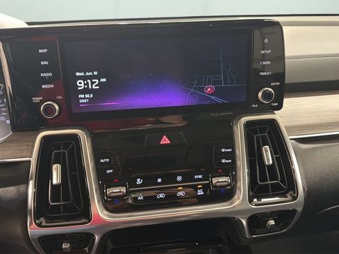 Used 2022 Kia Sorento EX AWD/4WD image 11