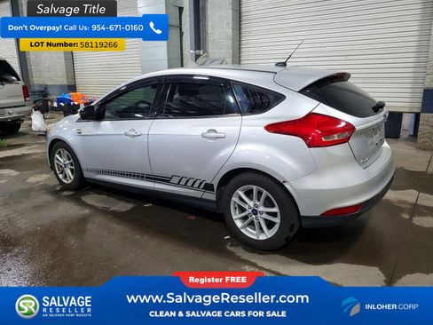 Used 2018 Ford Focus SE FWD image 3