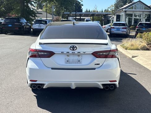 Used 2022 Toyota Camry XSE FWD image 4