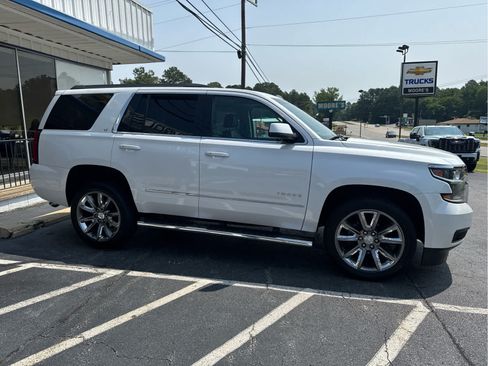 Used 2019 Chevrolet Tahoe LT w/ LT Signature Package RWD image 21