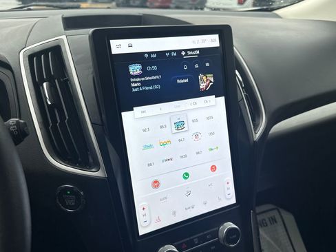 Used 2024 Ford Edge SEL image 34