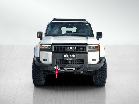 Used 2025 Toyota Land Cruiser image 2