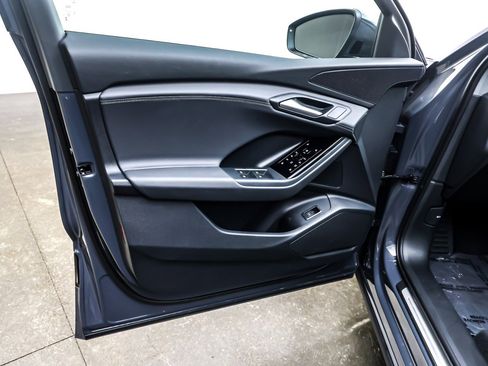 Used 2025 Audi Q6 e-tron Premium w/ Convenience Package image 22