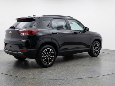 Used 2025 Chevrolet TrailBlazer LT image 9