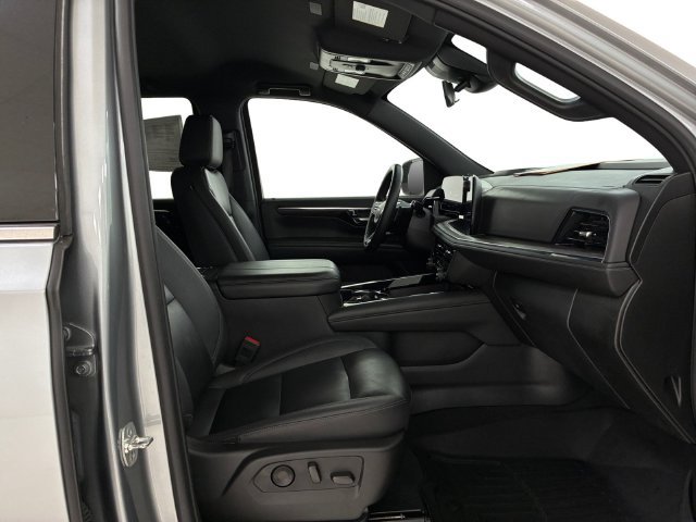 Used 2025 Chevrolet Tahoe LT AWD/4WD image 14