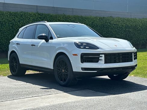 New 2026 Porsche Cayenne AWD/4WD image 10