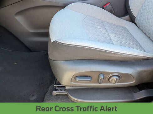 Used 2022 Chevrolet Equinox LT FWD image 16