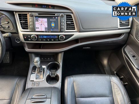 Used 2018 Toyota Highlander XLE AWD/4WD image 33