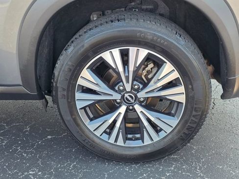 Used 2023 Nissan Rogue SV FWD image 8