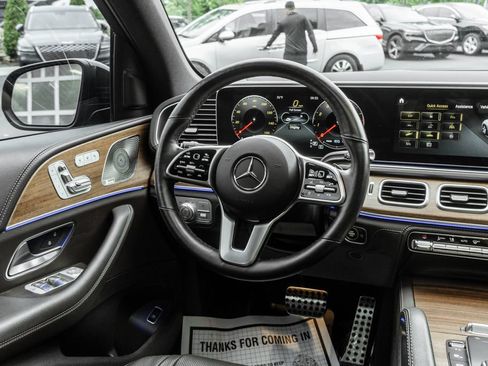 Used 2022 Mercedes-Benz GLS 450 4MATIC image 13