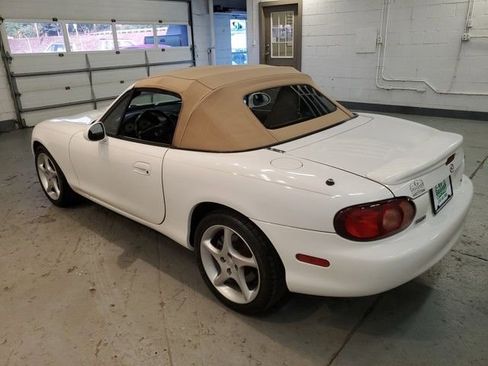 Used 2001 MAZDA MX-5 Miata image 34