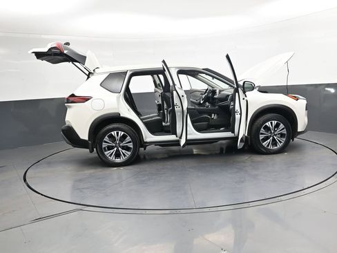 Used 2023 Nissan Rogue SV FWD image 47
