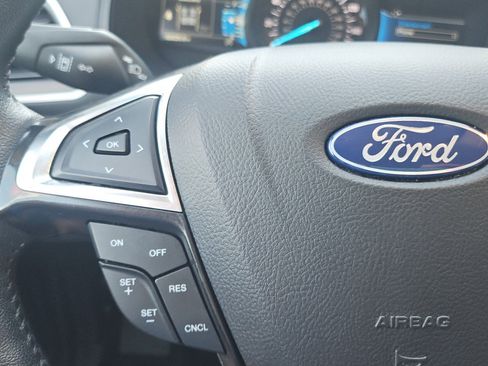 Used 2024 Ford Edge SEL AWD/4WD image 16