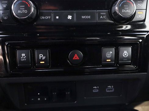 Used 2023 Nissan Titan PRO-4X w/ Pro-4x Convenience Package image 38