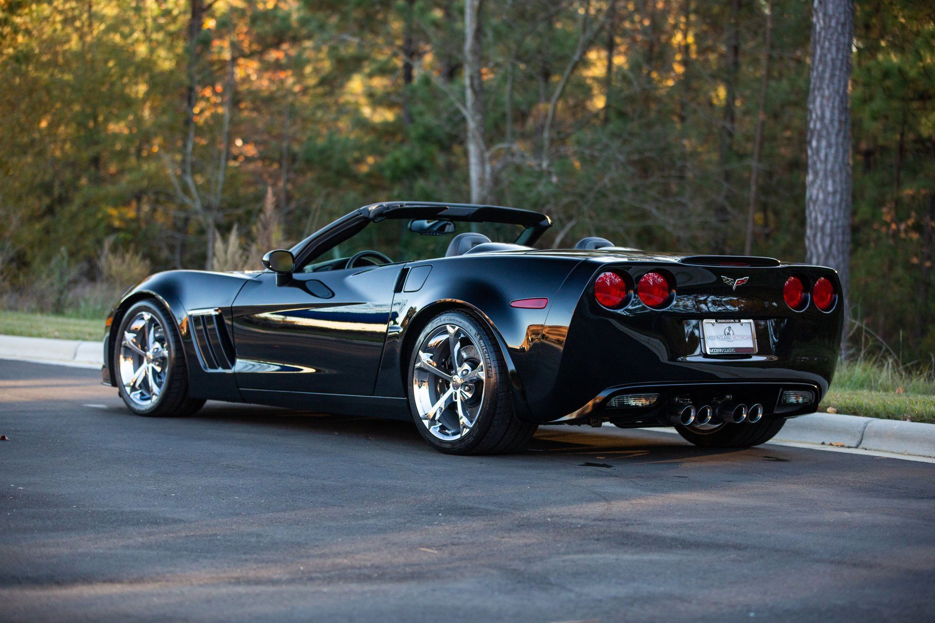 Used 2011 Chevrolet Corvette Grand Sport w/ Preferred Equipment Group RWD image 8