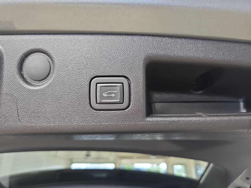 Certified 2024 Chevrolet Equinox LT w/ LPO, Floor Liner Package FWD image 17