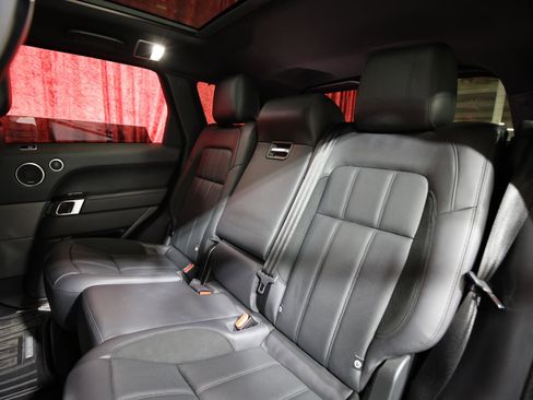 Used 2019 Land Rover Range Rover Sport HST image 14