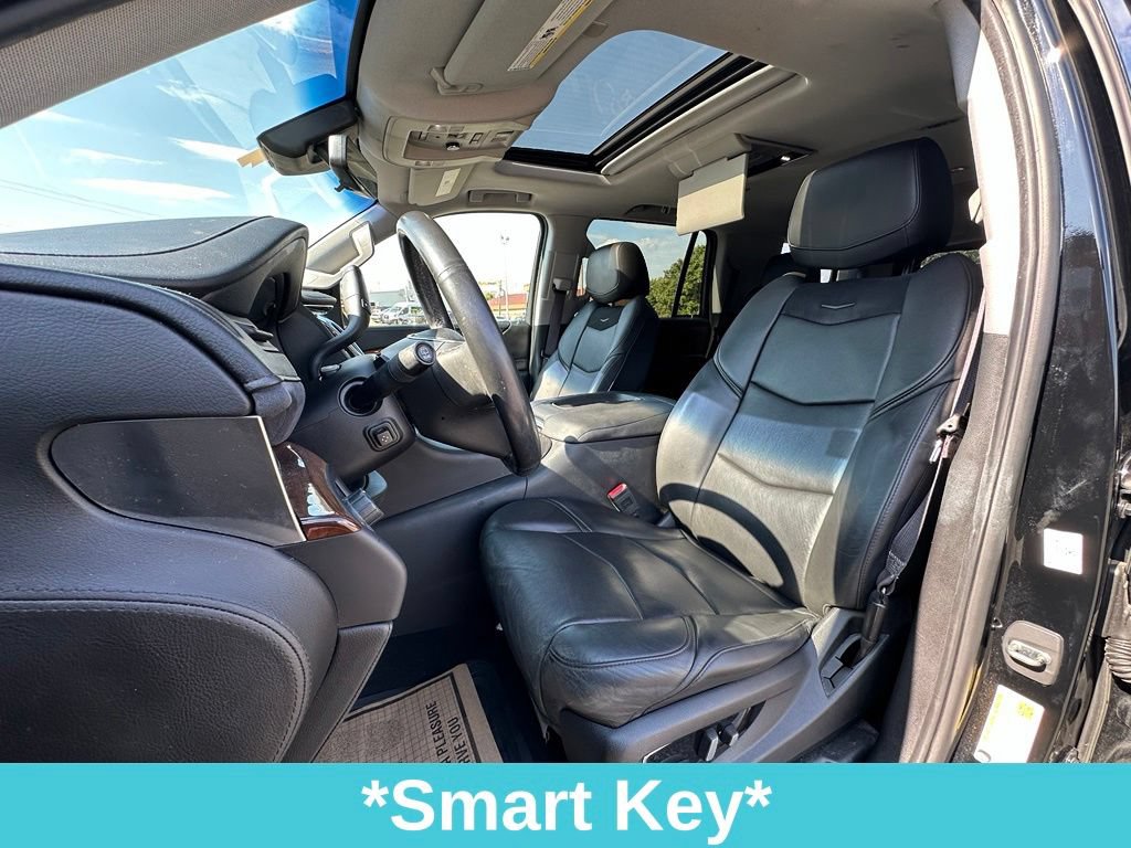 Used 2017 Cadillac Escalade Luxury RWD image 16