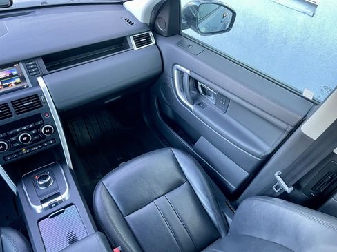 Used 2018 Land Rover Discovery Sport HSE image 18