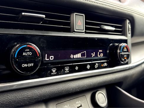 Used 2023 Nissan Rogue SV image 9