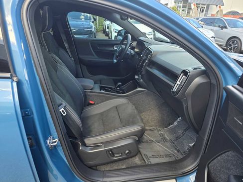 Certified 2023 Volvo C40 P8 Recharge Ultimate AWD/4WD image 12