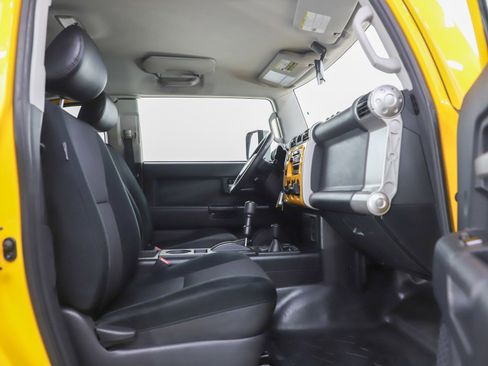 Used 2008 Toyota FJ Cruiser 4WD image 11