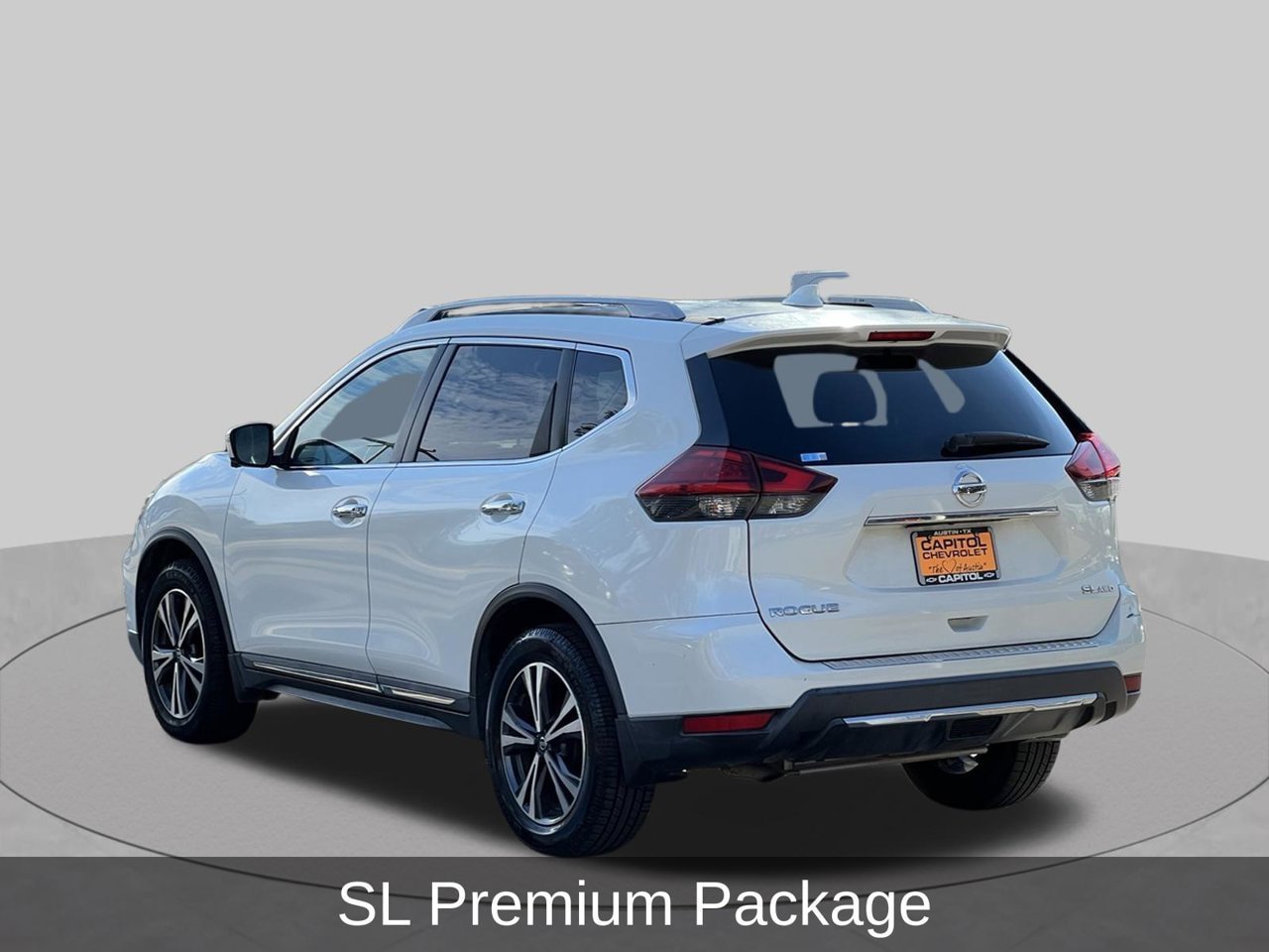 Used 2017 Nissan Rogue SL w/ SL Premium Package AWD/4WD image 3