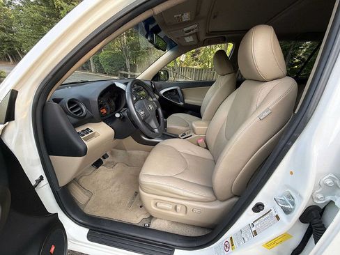 Used 2009 Toyota RAV4 Limited AWD/4WD image 10