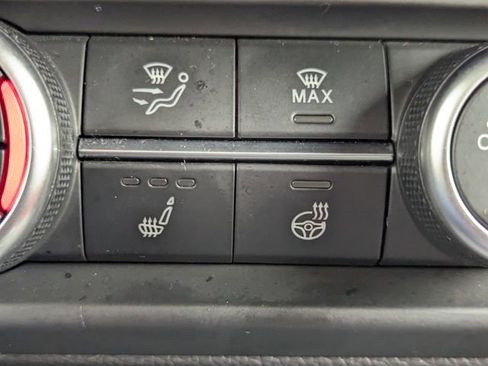 Used 2023 Alfa Romeo Stelvio Sprint image 25