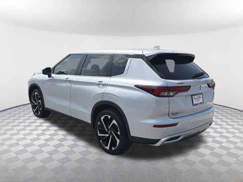 Used 2023 Mitsubishi Outlander SE FWD image 15
